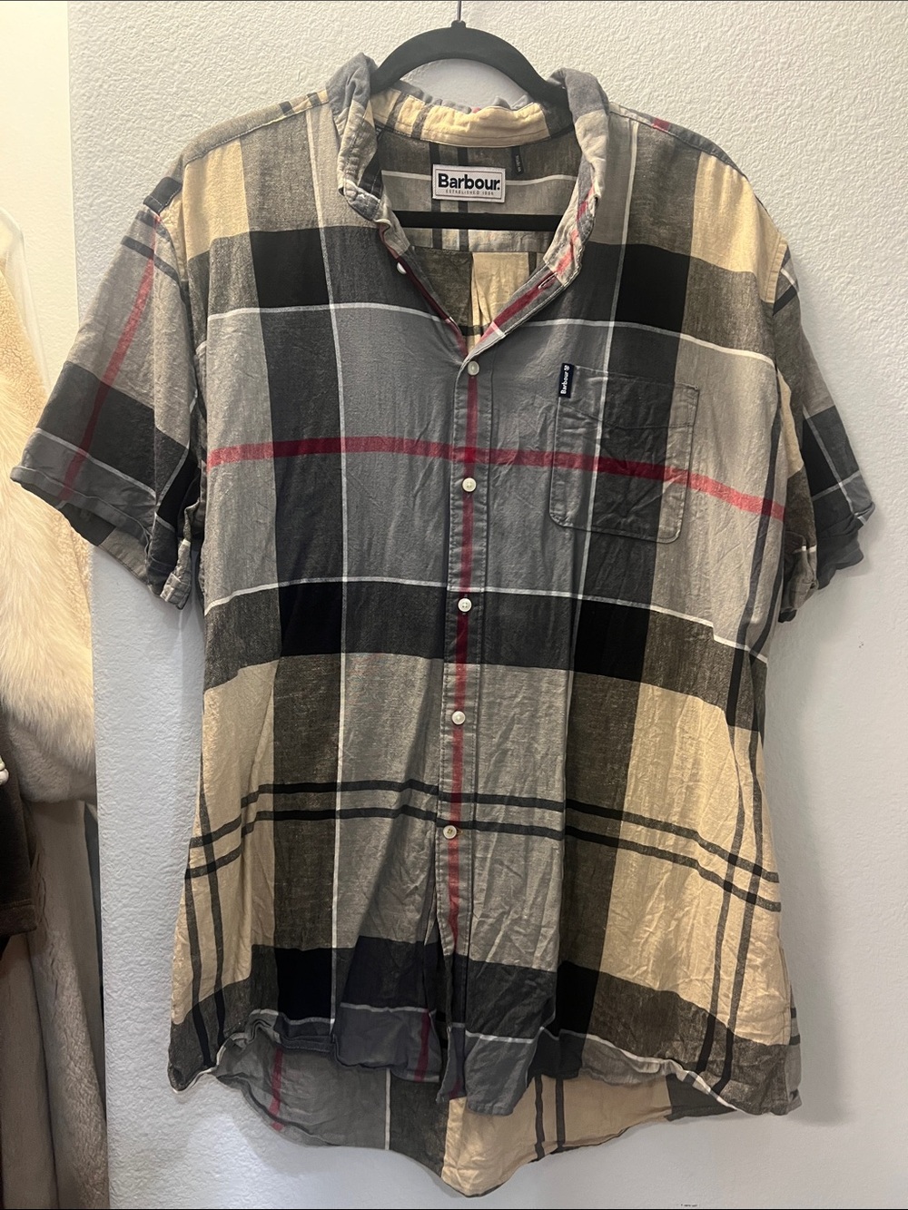 Barbour Men's Short-Sleeve Plaid Button-Up Shirt in Beige & Black